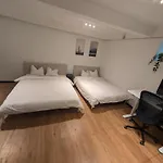 Dana-Entire Apartment Very Quiet And Central 2