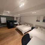 Dana-Entire Apartment Very Quiet And Central 2